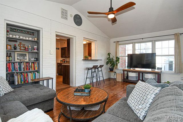 1412 Gardenia Drive, St Louis, MO 63119