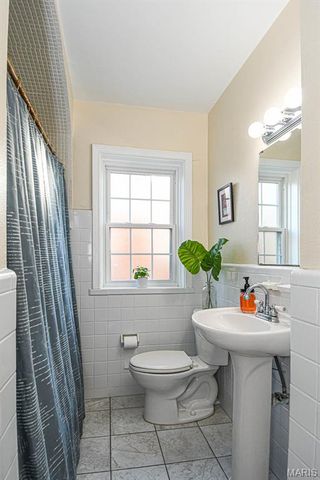 1412 Gardenia Drive, St Louis, MO 63119