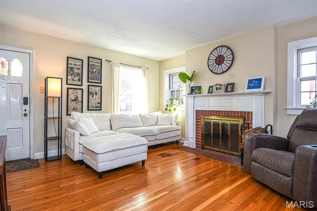 1412 Gardenia Drive, St Louis, MO 63119