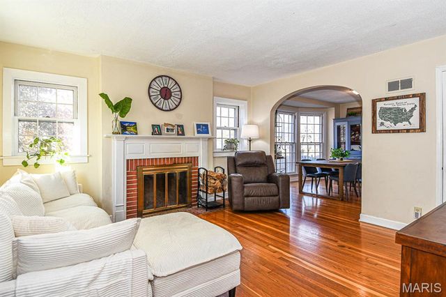 1412 Gardenia Drive, St Louis, MO 63119