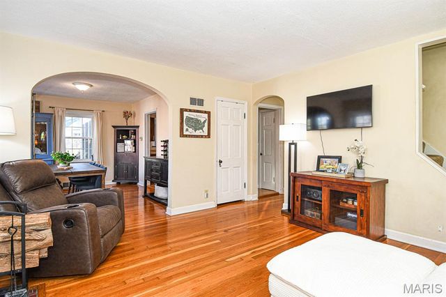 1412 Gardenia Drive, St Louis, MO 63119