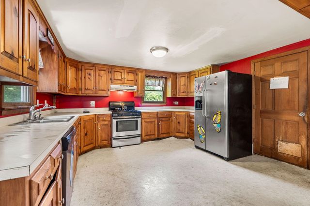 73 Danville Road, Kingston, NH 03848