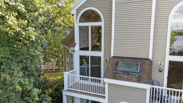 48 Pointe Rok Dr 48, Worcester, MA 01604