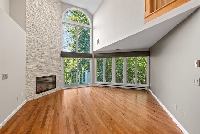 48 Pointe Rok Dr 48, Worcester, MA 01604