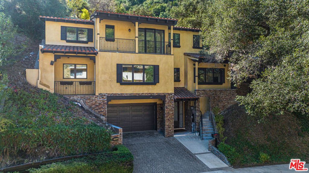 2566 E Chevy Chase Drive, Glendale, CA 91206 — exterior