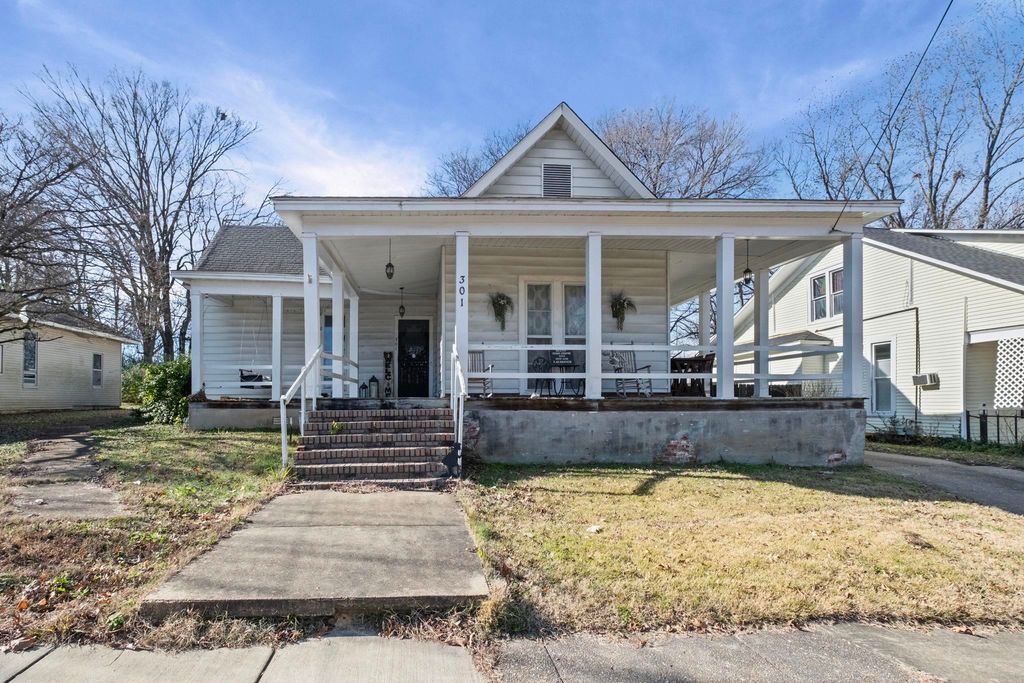 301 N MAPLE ST, Covington, TN 38019