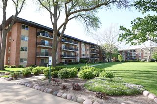 2230 S Goebbert Road 139, Arlington Heights, IL 60005