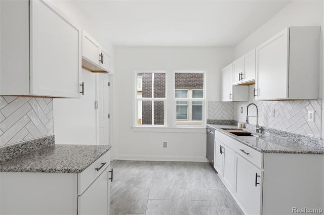 725 Lakewood Street, Detroit, MI 48215