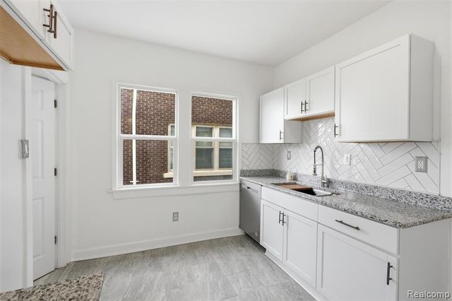 725 Lakewood Street, Detroit, MI 48215