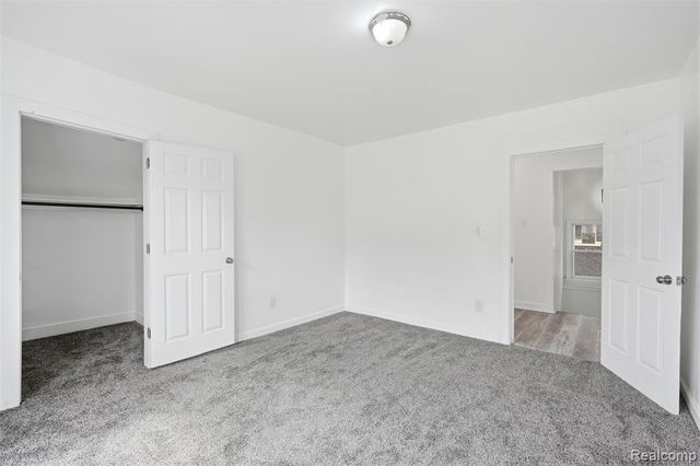 725 Lakewood Street, Detroit, MI 48215