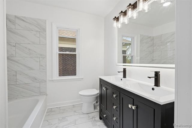 725 Lakewood Street, Detroit, MI 48215