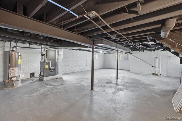 725 Lakewood Street, Detroit, MI 48215