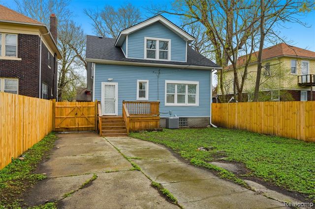 725 Lakewood Street, Detroit, MI 48215