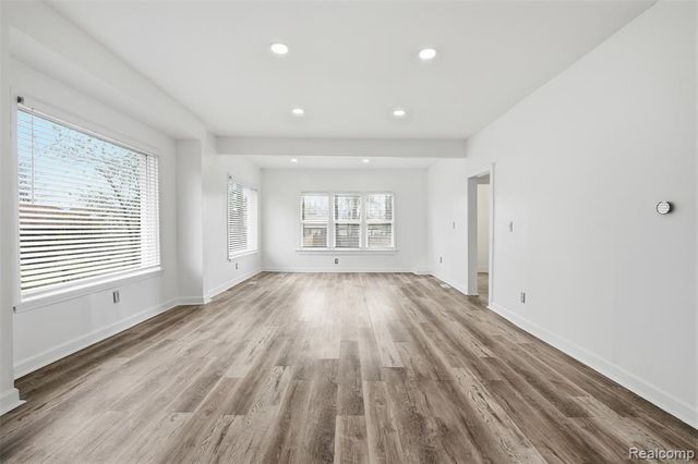 725 Lakewood Street, Detroit, MI 48215