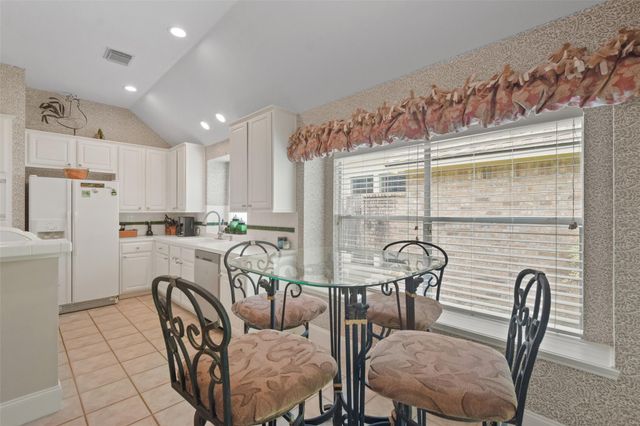18 Pinery Ridge Place, Spring, TX 77382
