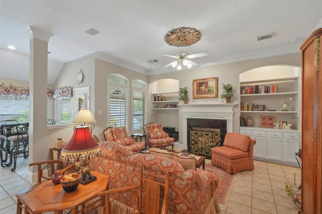 18 Pinery Ridge Place, Spring, TX 77382