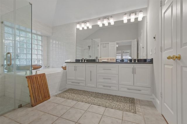 18 Pinery Ridge Place, Spring, TX 77382