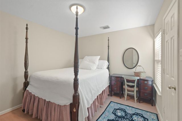 18 Pinery Ridge Place, Spring, TX 77382