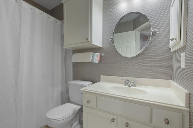 18 Pinery Ridge Place, Spring, TX 77382
