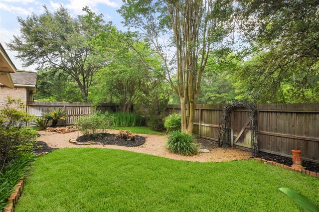 18 Pinery Ridge Place, Spring, TX 77382