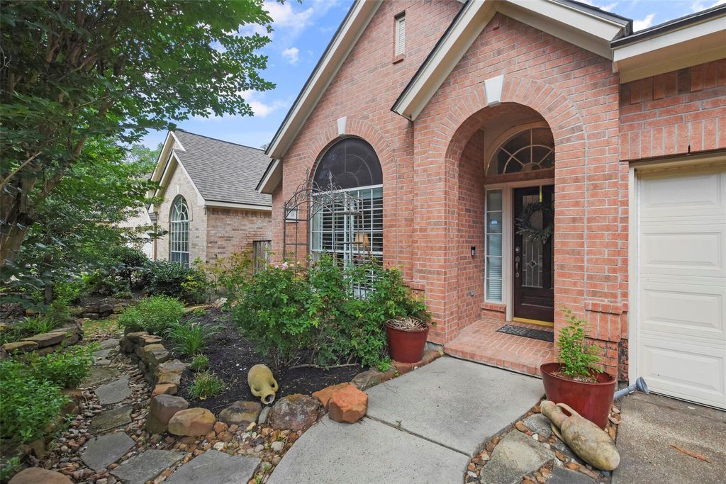 18 Pinery Ridge Place, Spring, TX 77382