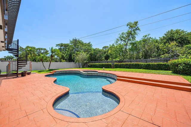 1560 SW 17th Street, Boca Raton, FL 33486