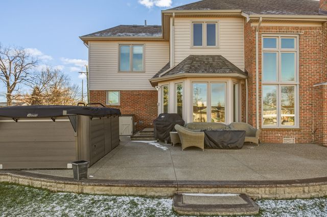 31595 North River Road, Harrison Twp, MI 48045