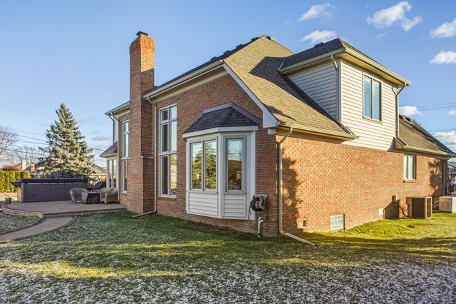 31595 North River Road, Harrison Twp, MI 48045