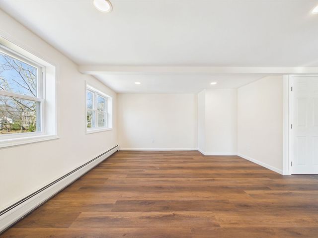 5 Pilgrim Ave, Wareham, MA 02571