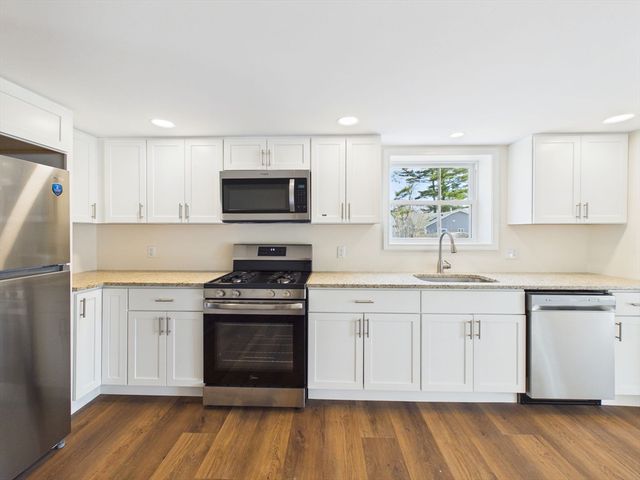 5 Pilgrim Ave, Wareham, MA 02571