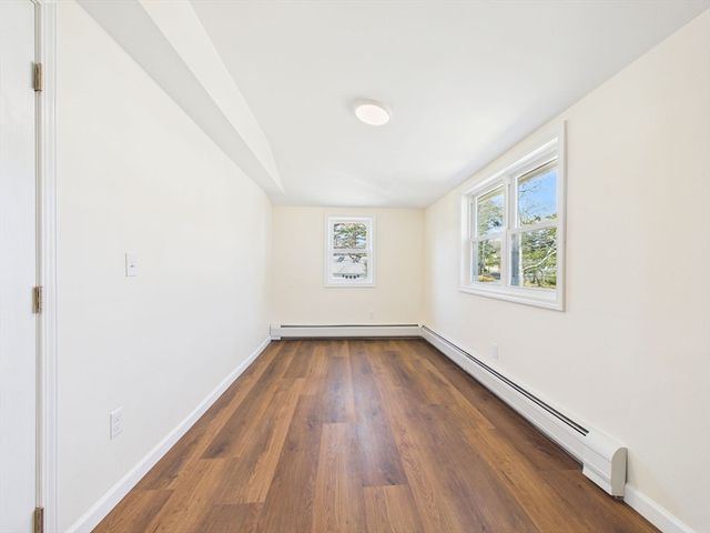 5 Pilgrim Ave, Wareham, MA 02571