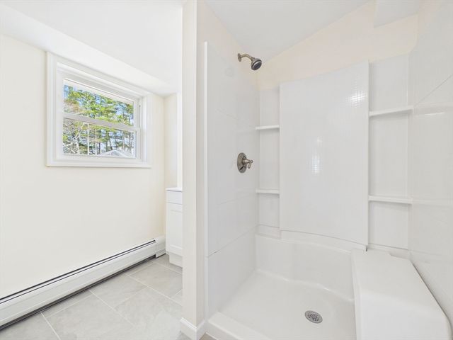 5 Pilgrim Ave, Wareham, MA 02571