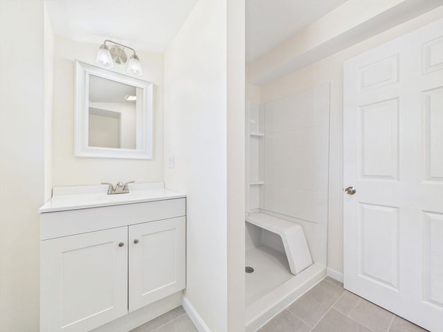 5 Pilgrim Ave, Wareham, MA 02571