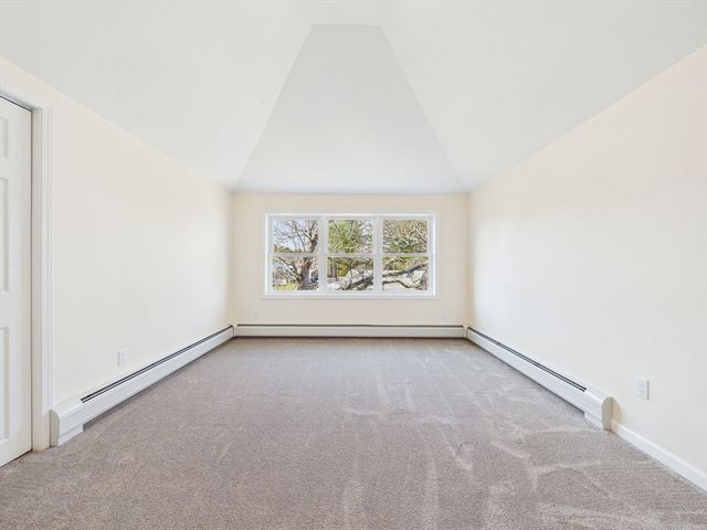 5 Pilgrim Ave, Wareham, MA 02571