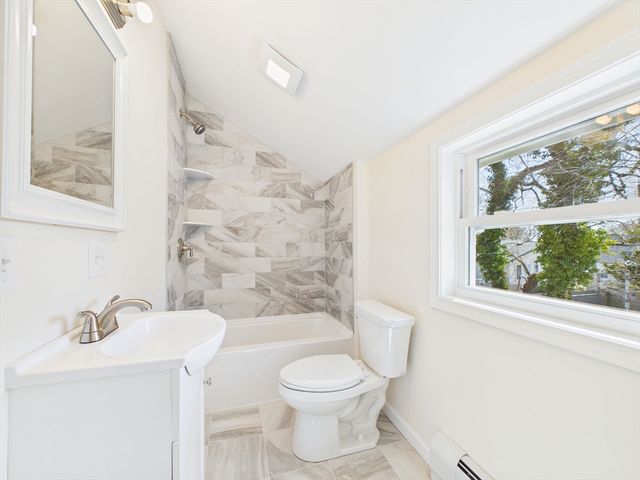 5 Pilgrim Ave, Wareham, MA 02571