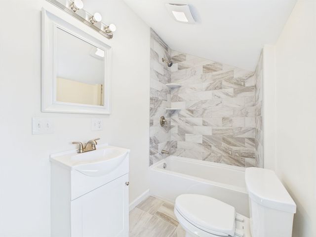 5 Pilgrim Ave, Wareham, MA 02571