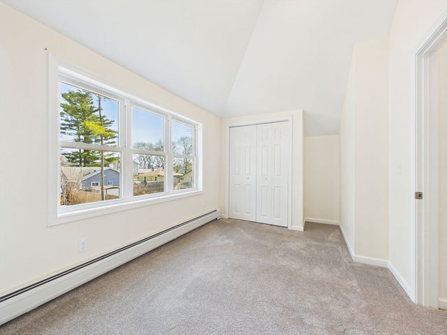 5 Pilgrim Ave, Wareham, MA 02571