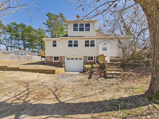 5 Pilgrim Ave, Wareham, MA 02571