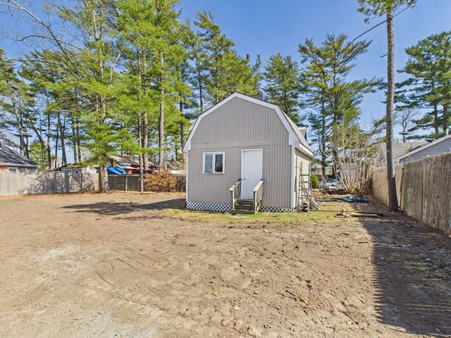 5 Pilgrim Ave, Wareham, MA 02571