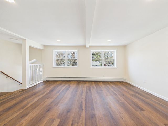 5 Pilgrim Ave, Wareham, MA 02571