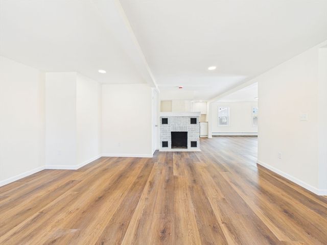 5 Pilgrim Ave, Wareham, MA 02571