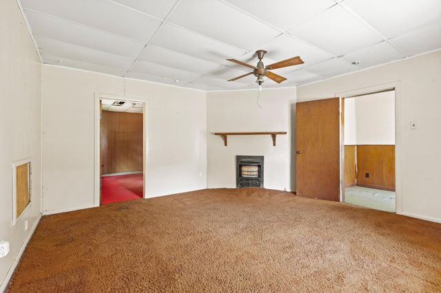 604 S Santa Fe Street, Wolfe City, TX 75496
