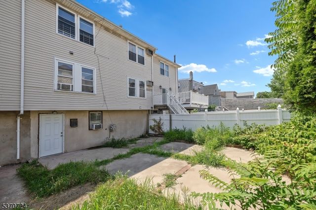 513 Livingston St, Elizabeth City, NJ 07206