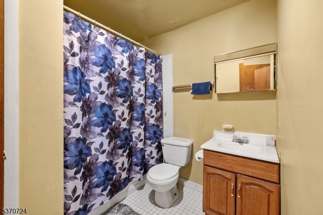513 Livingston St, Elizabeth City, NJ 07206