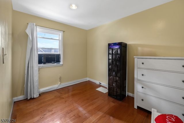 513 Livingston St, Elizabeth City, NJ 07206