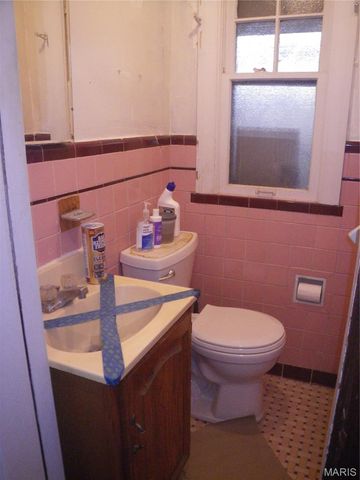 7422 Warwick Drive, Pasadena Hills, MO 63121