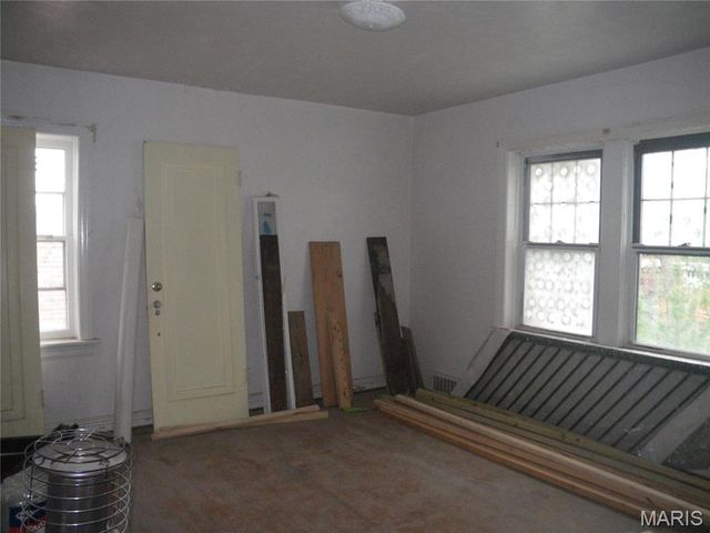 7422 Warwick Drive, Pasadena Hills, MO 63121