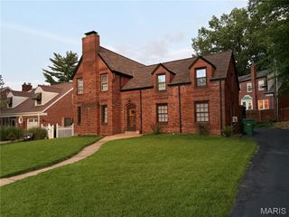 7422 Warwick Drive, Pasadena Hills, MO 63121
