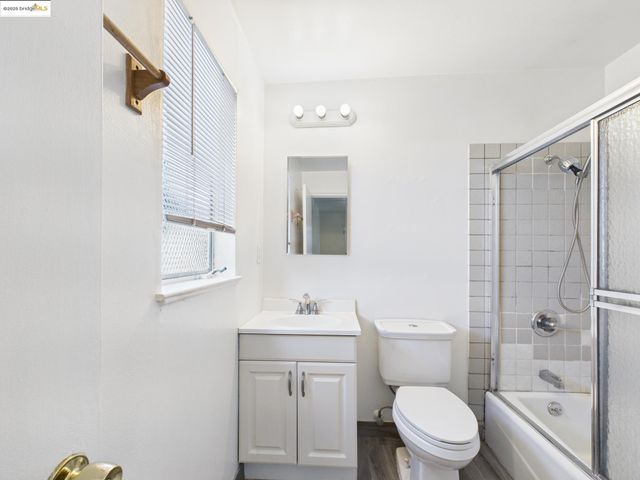 3807 Opal St, Oakland, CA 94609