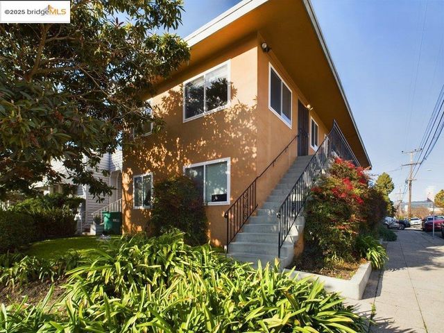 3807 Opal St, Oakland, CA 94609